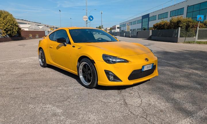 Toyota GT86 2.0 Limited Edition - Sunrise Yellow