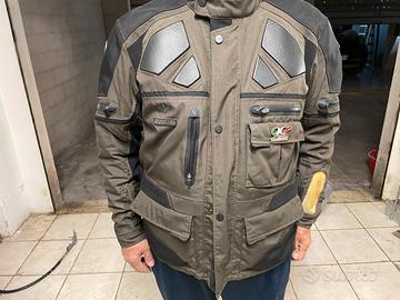 Giacca e pantaloni moto