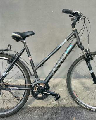 BICI CITY BIKE TREKKING FOCUS CROSS 28"
