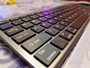Combo tastiera + mouse wireless e bluetooth 
