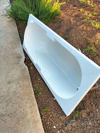 Vasca da bagno in vetroresina