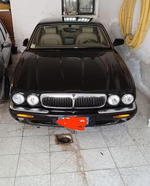 Jaguar xj8