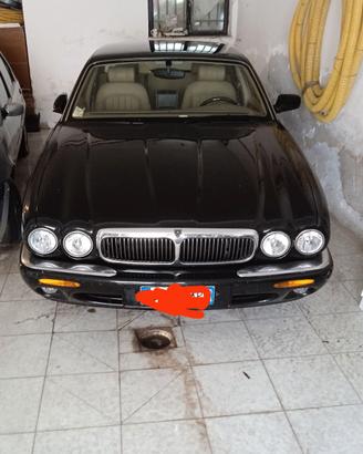 Jaguar xj8