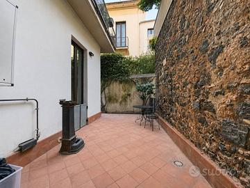 Appartamento di 210 m² con più di 5 locali a Catan