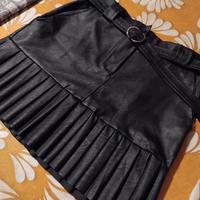 Minigonna ecopelle plissè