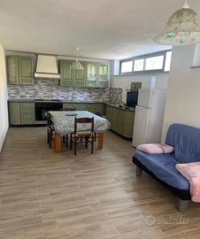 Appartamento in villa con giardino, 4 min dal mare