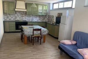 Appartamento in villa con giardino, 4 min dal mare