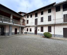 CASA DI CORTE A PONDERANO