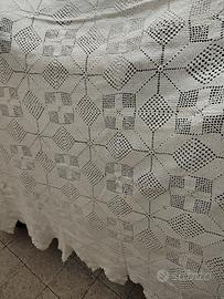 Coperta letto matrimoniale fatta all'uncinetto 