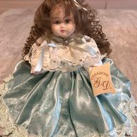 Bambola in porcellana