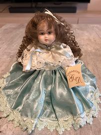 Bambola in porcellana