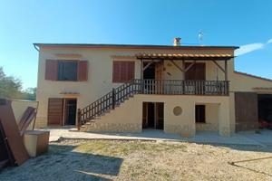 Casale in pietra ristrutturato