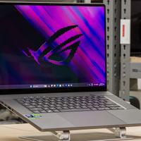 Asus Rog Zephyrus G16 Nebula Oled portatile laptop