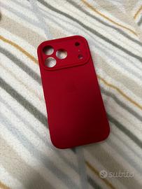 Cover iphone 17 pro con logo apple