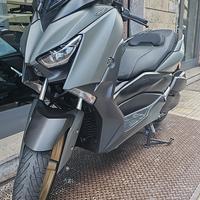XMAX 300 
