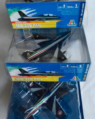 3 modelli MB-339 PAN Frecce Tricolori scala 1:100