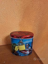Salvadanaio Marvel Avengers con lucchetto e chiave