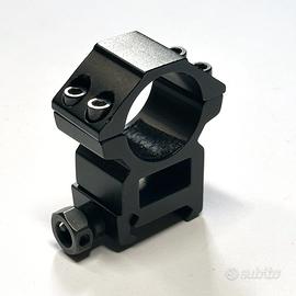 Supporto torcia tattico