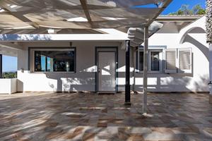 Villa di pregio su 3 livelli con vista 360° sul Go