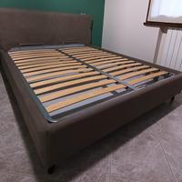 Letto matrimoniale con struttura contenitore