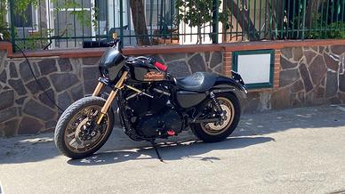Harley Davidson XL883R Sportster