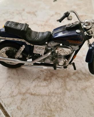 Harley-Davidson FXDL Dyna Low Rider.