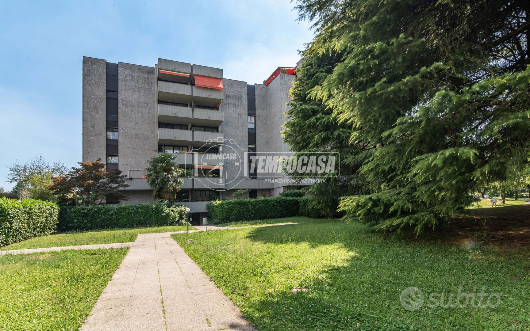 Trilocale doppi servizi con terrazzo e box - Vista 5
