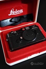 Leica M6 Black