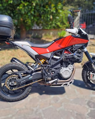 HUSQVARNA Nuda 900 .