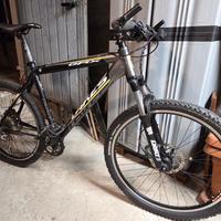 MOUNTAIN BIKE LAKES GRX 1300 DEORE