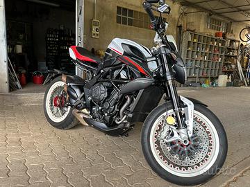 Mv augusta dragster 800 rr