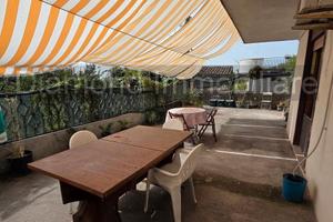 Appartamento con cortile e terreno a Sant'Alfio