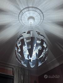 Elegante lampada design moderno e scenografico