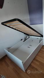 letto in legno con contenitore 