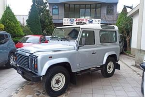 LAND ROVER - Defender - 110 2.4 TD4 Hard Top SE