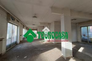 NEGOZIO A CAMPI BISENZIO