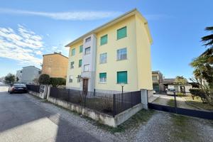 APPARTAMENTO BICAMERE CON TERRAZZO E GIARDINO