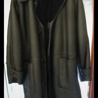 Trench uomo in pelle.