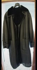 Trench uomo in pelle.