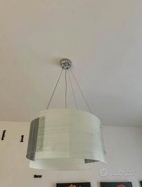 Lampadario in vetro bianco e griggio