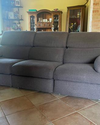Divano e una poltrona (Poltrone e Sofà)