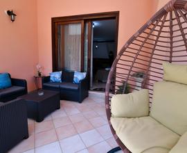 Monolocale con cortile e veranda