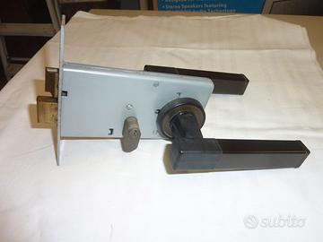 Serratura da infilare CIC completa di maniglie