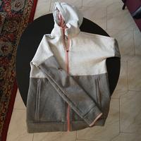 felpa Decathlon taglia xs