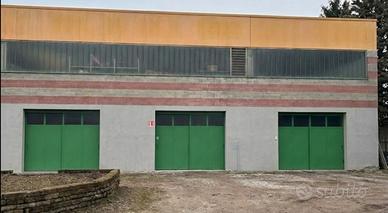 Tre Garage comunicanti per un totale di 120