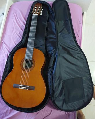 Chitarra classica Yamaha C40 con borsa bespeco