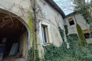 Immobile in asta di 677 m² con più di 5 locali a R