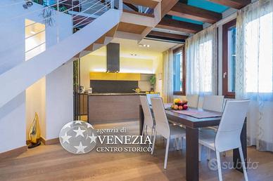Appartamento di 220 m² con 5 locali a Venezia