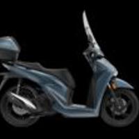 HONDA SH 125 con Smart Top Box, parabrezza e par