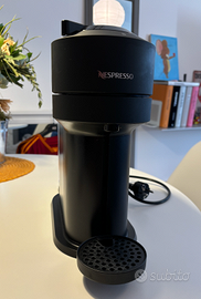 Nespresso Vertuo Next — come nuova, design elegant